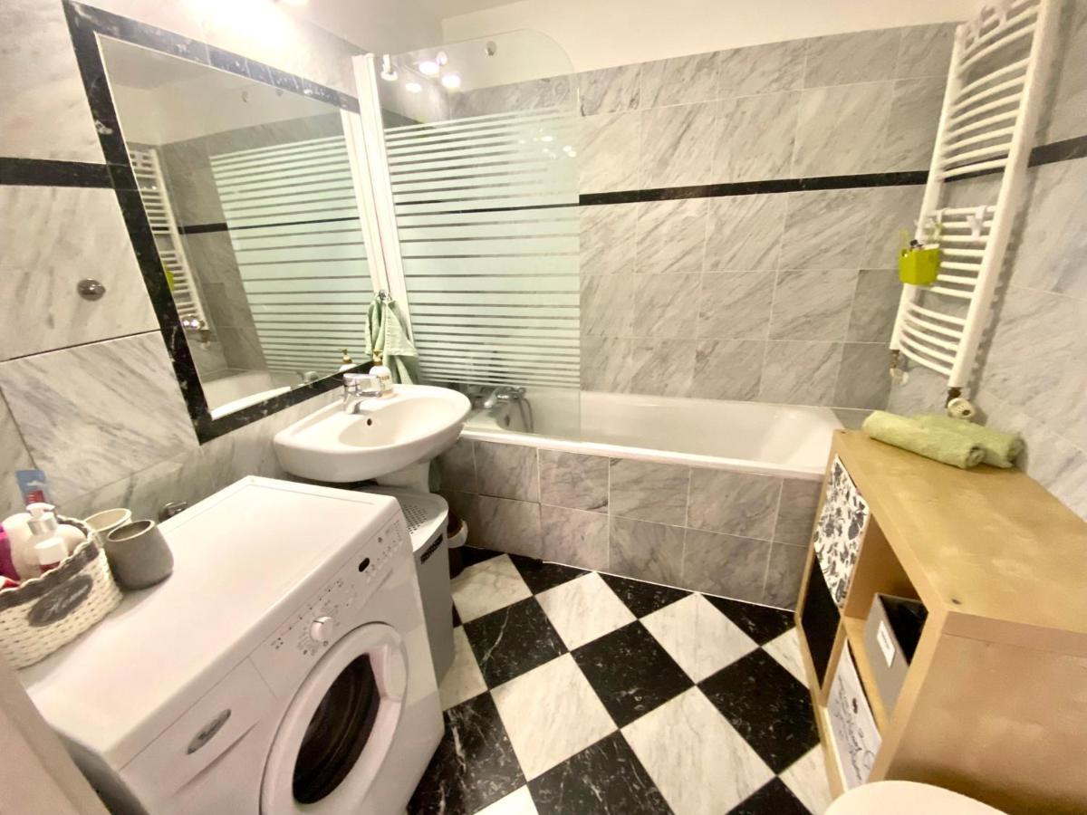 Fantastic Apartment In The City Center Prag Exterior foto
