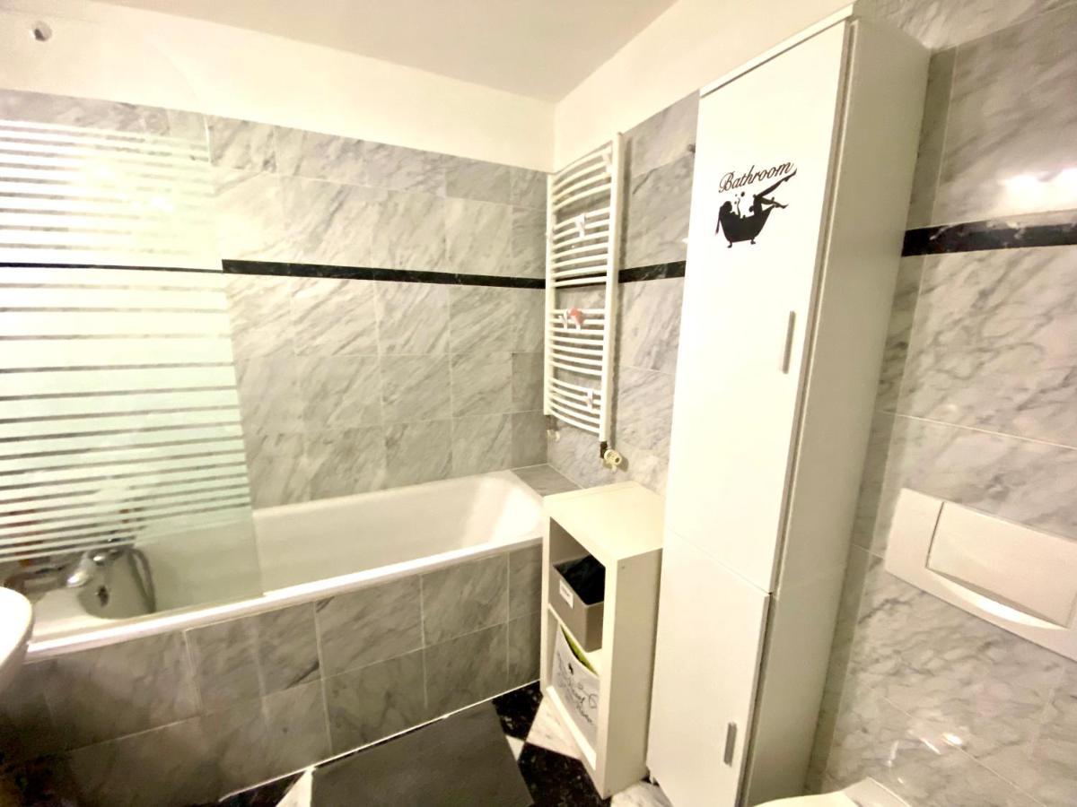 Fantastic Apartment In The City Center Prag Exterior foto