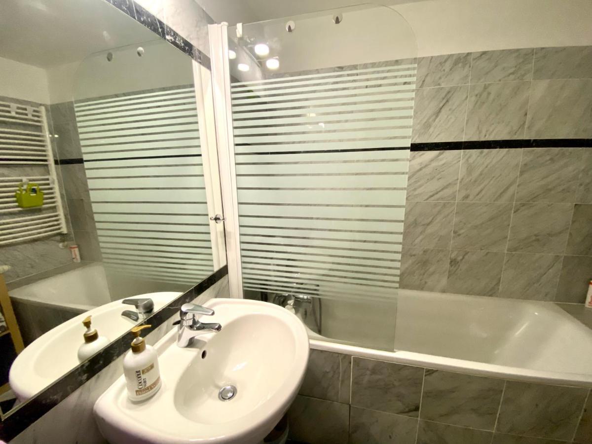 Fantastic Apartment In The City Center Prag Exterior foto